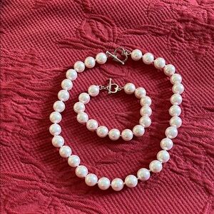 NWOT Large Pink she’ll Pearl Necklace and Bracelet Set
